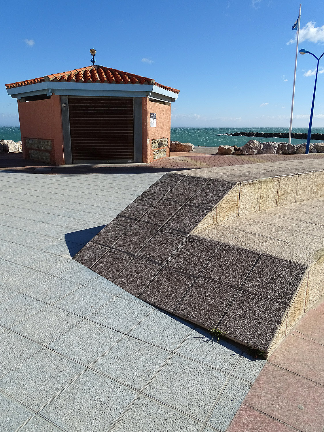 Place Sauveur Sourribes Sainte Marie la Mer Skate Spot