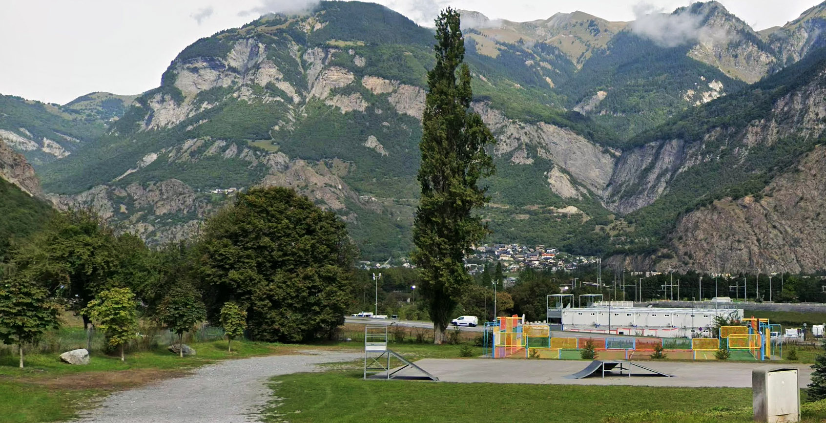 Stade Pierre Rey Saint-Jean-de-Maurienne Skate Spot