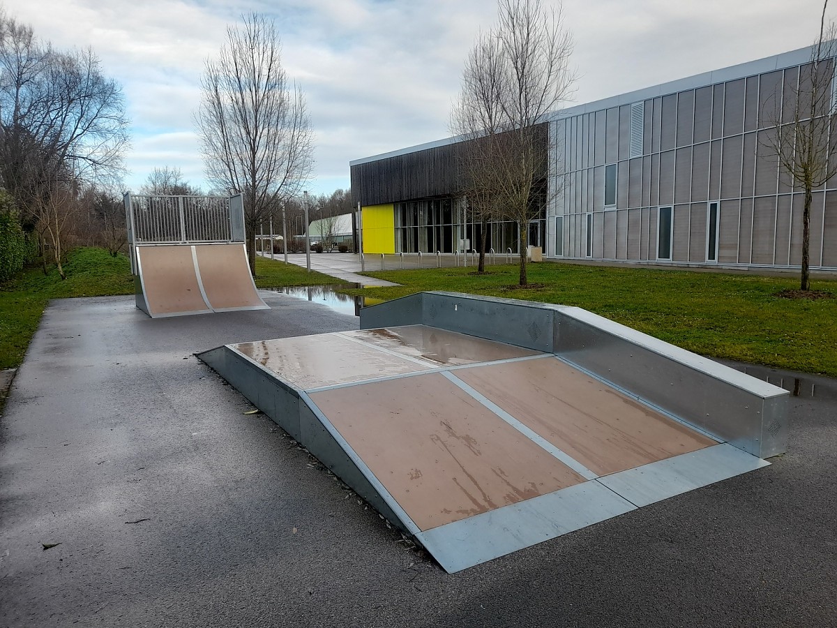 Salle Multi Longueil Sainte Marie Skate Spot