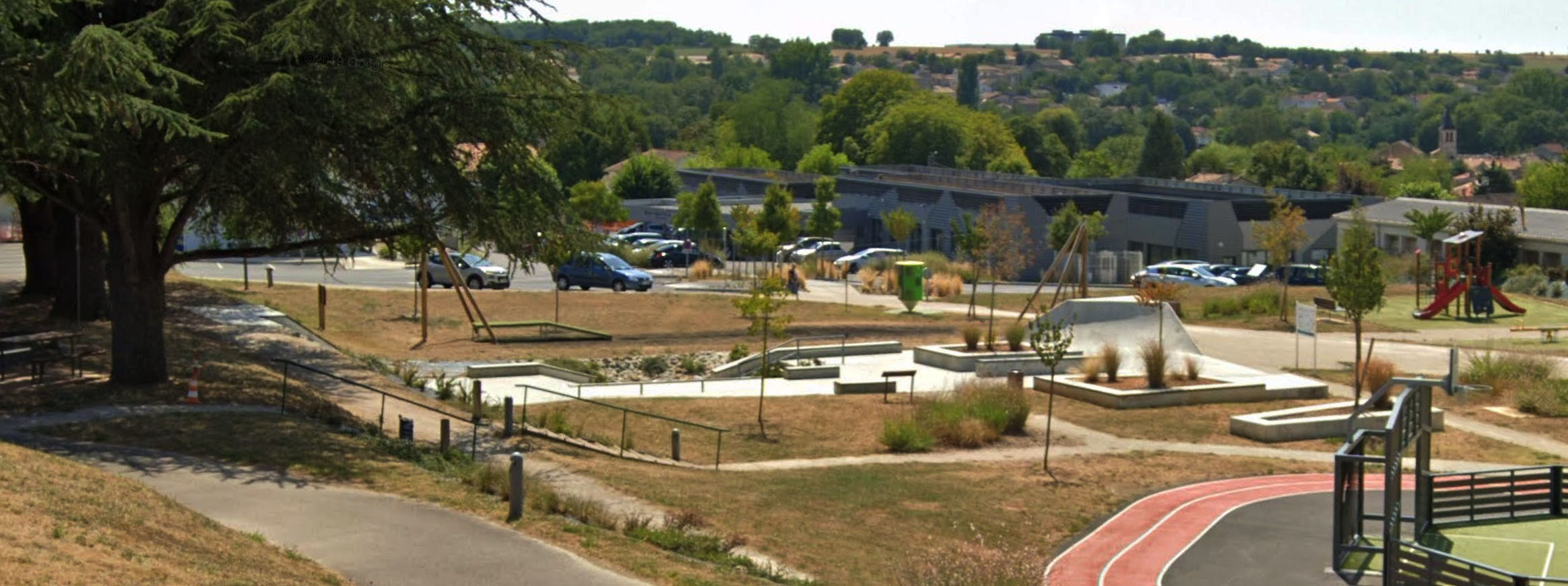 Complexe Sportif Ruelle sur Touvre Skate Spot