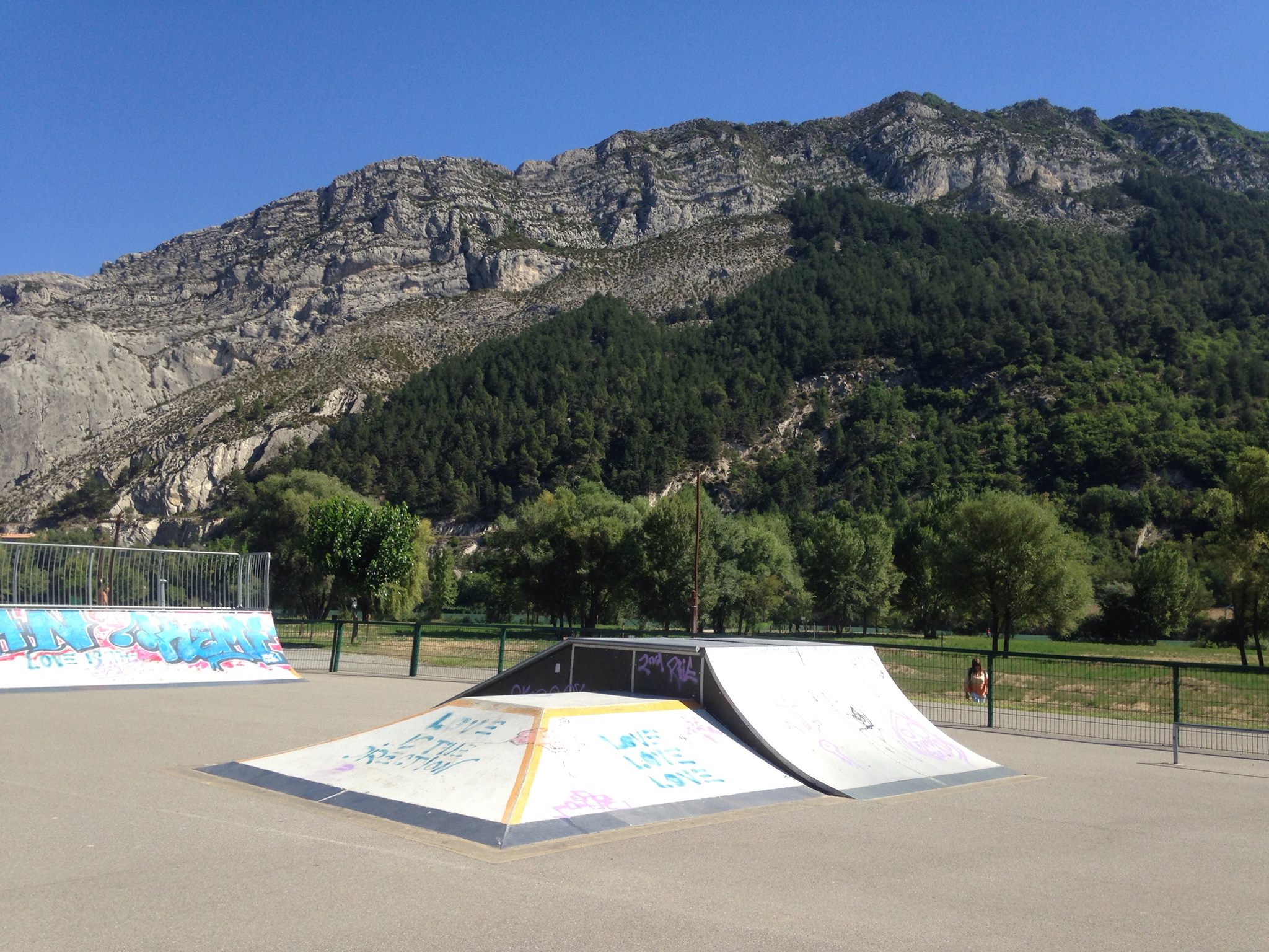 Plan d'Eau Sisteron Skate Spot