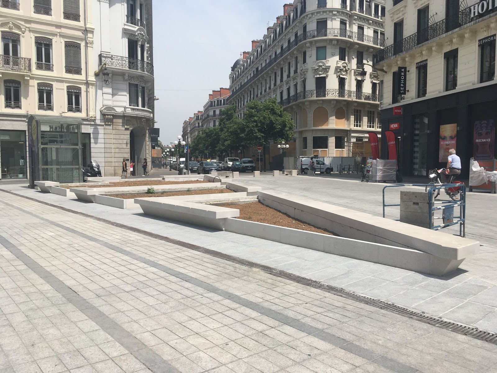 Place de la République Lyon Skate Spot