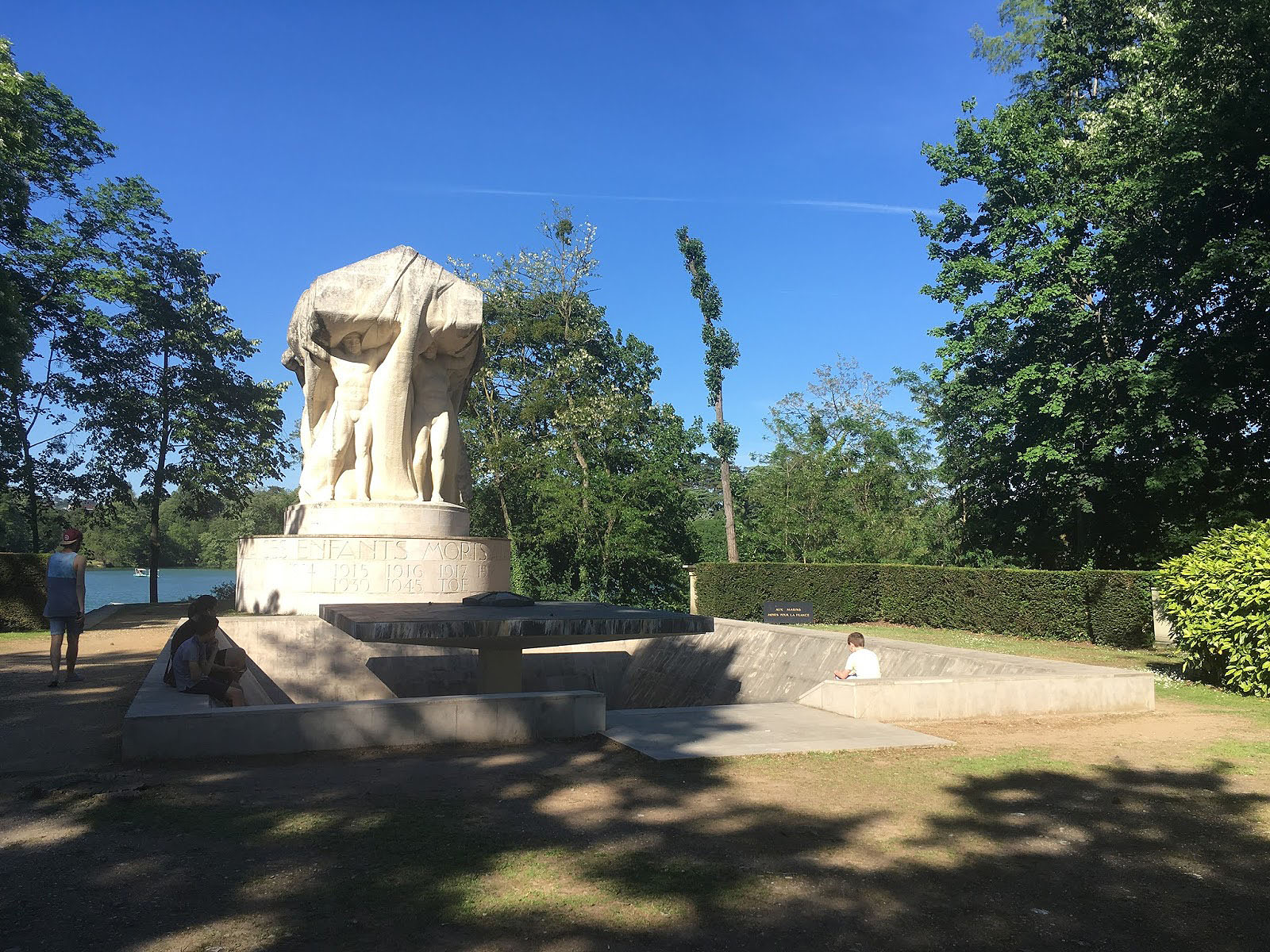 l'île du Souvenir Lyon Skate Spot