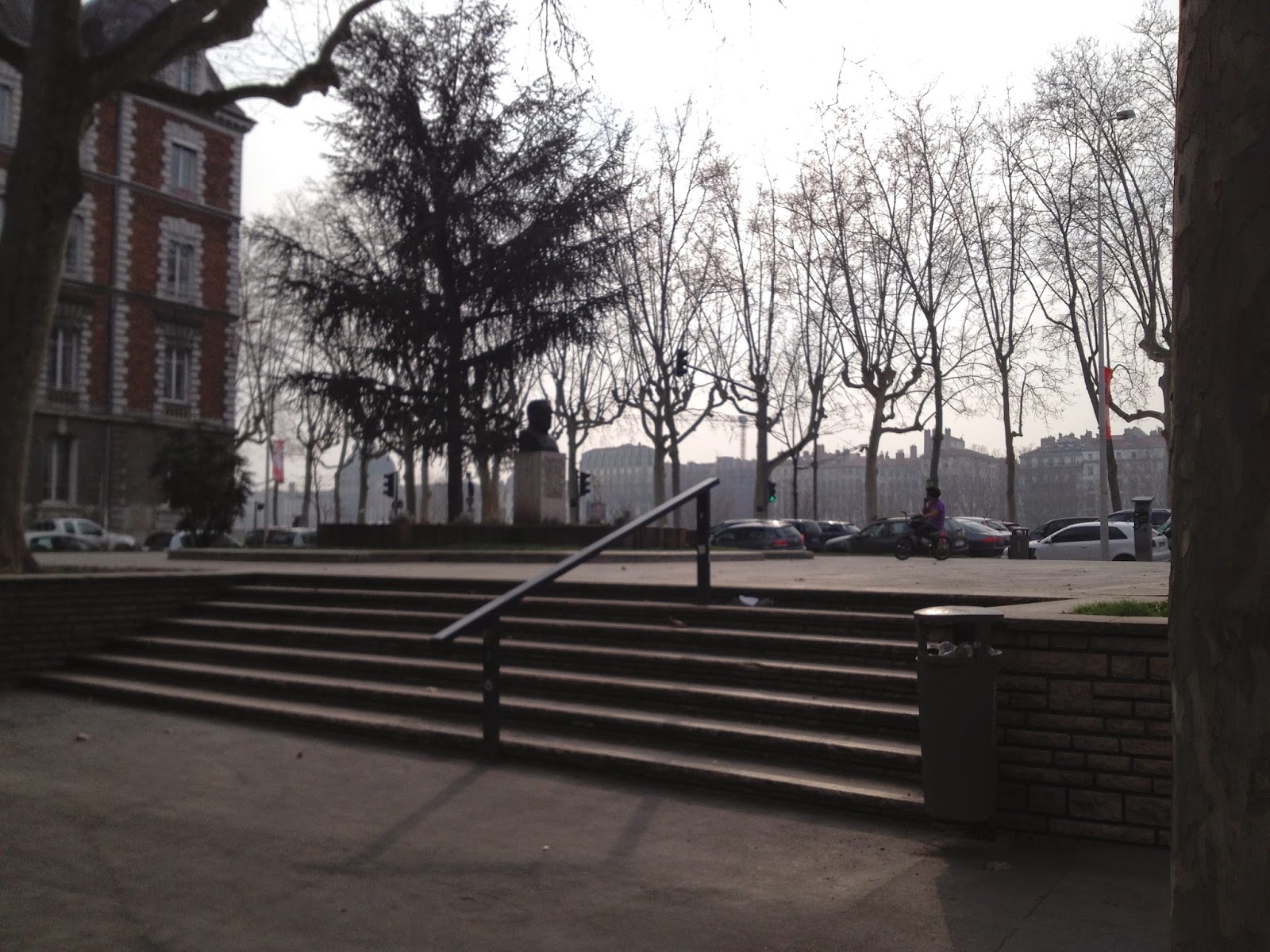 Square Jussieu Lyon Skate Spot