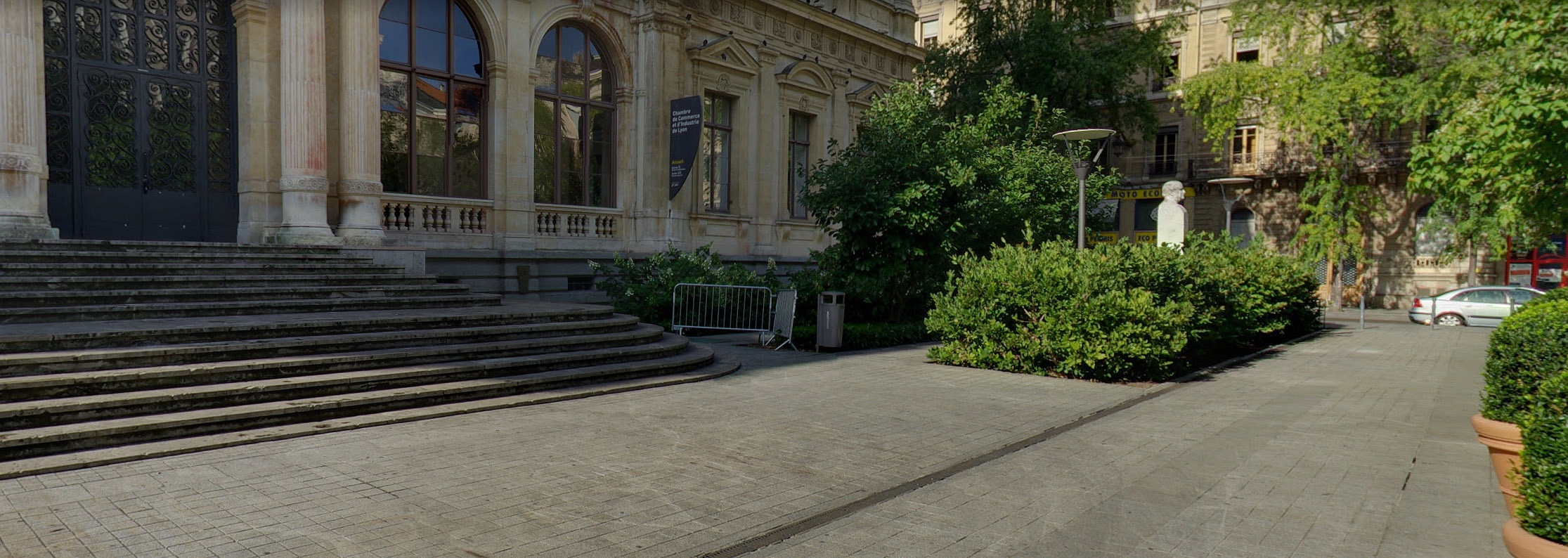 Place de la Bourse Lyon Skate Spot