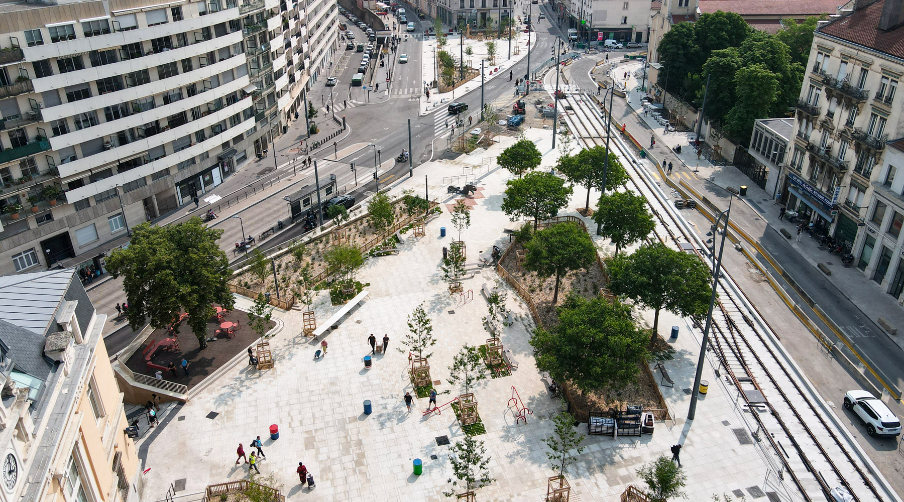 Cours Tolstoï Villeurbanne Skate Spot
