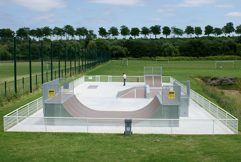Grand Godet Villeneuve le Roi Skate Spot