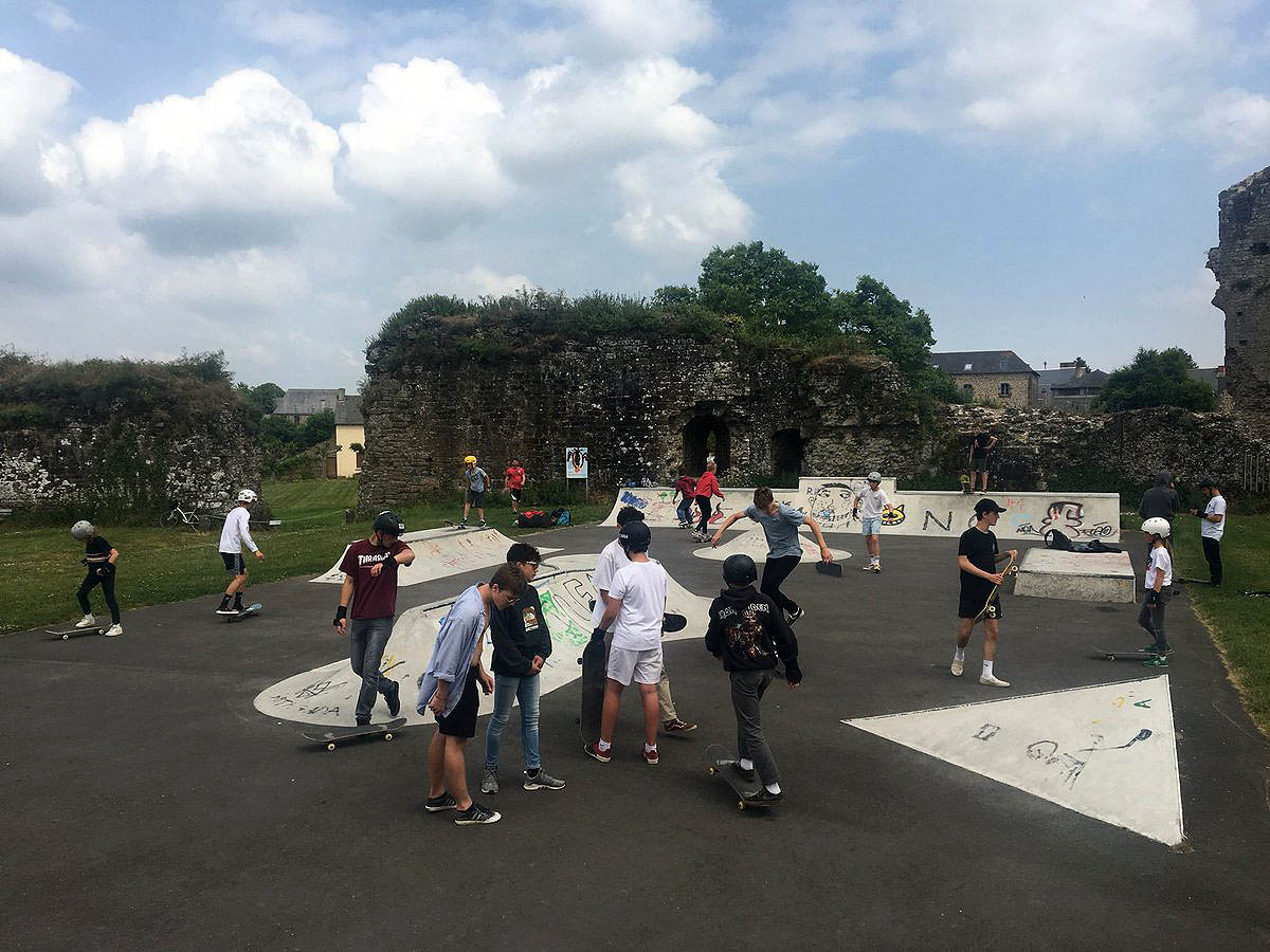 Le Château Hédé Bazouges Skate Spot