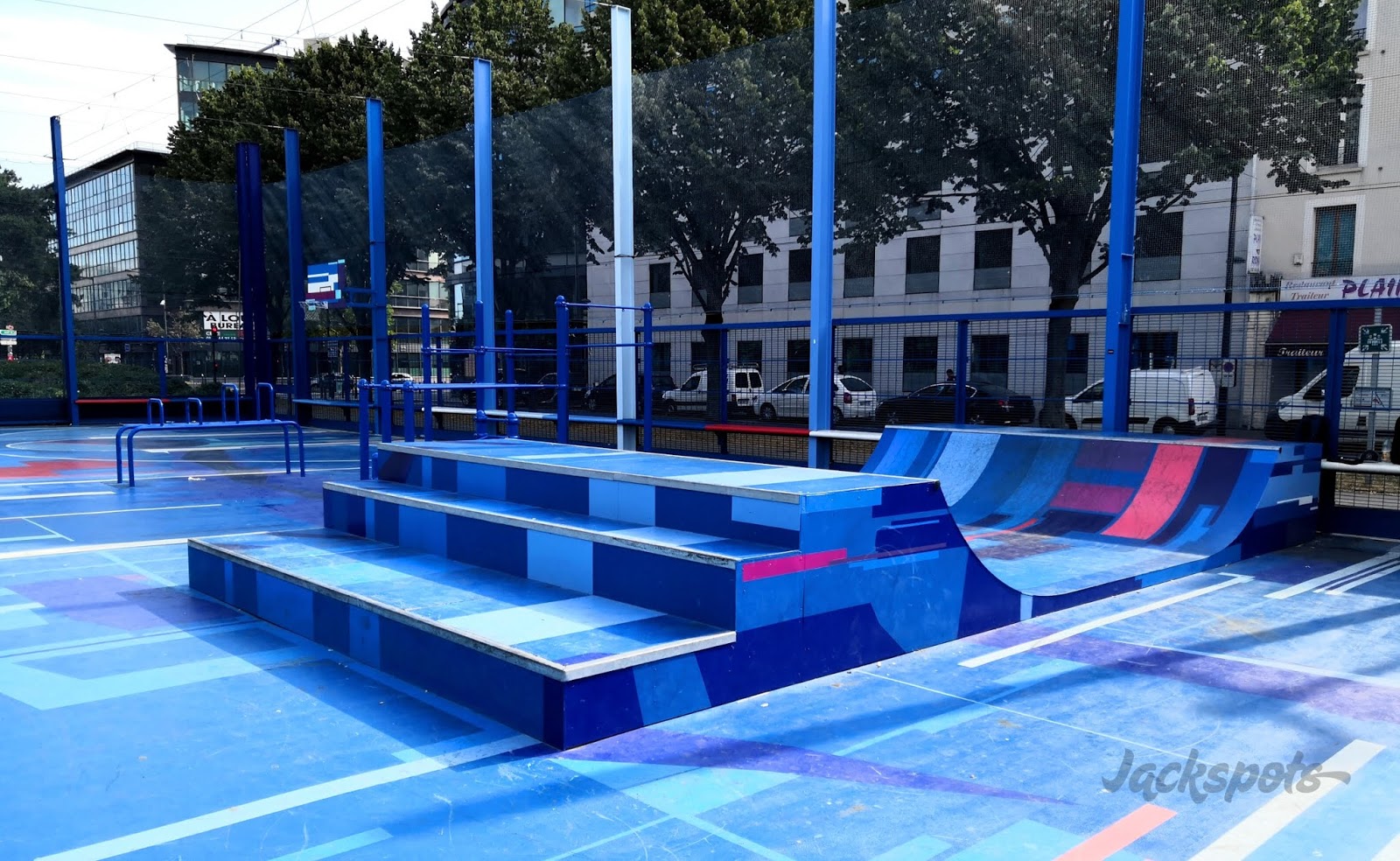 Playground Adidas Saint Denis Skate Spot