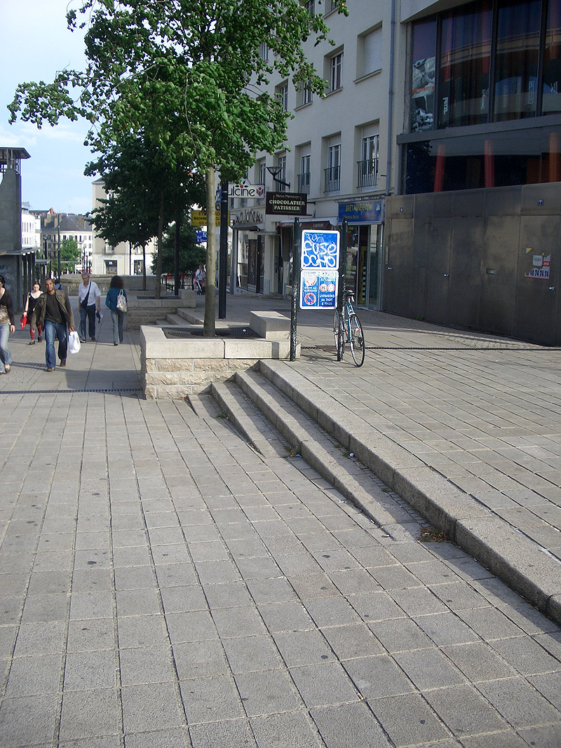Cram Spot Street Nantes Skate Spot 4/5