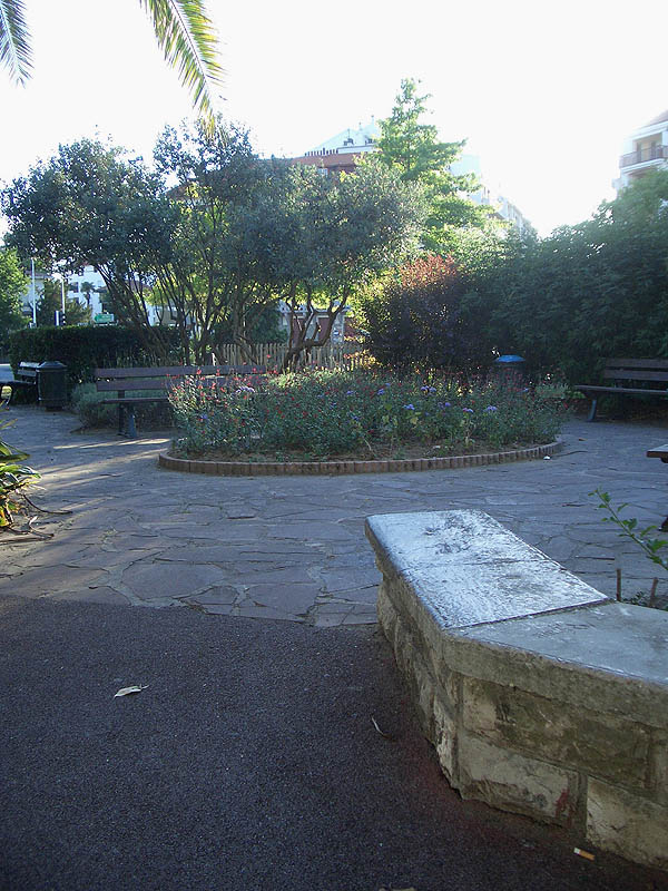 Place des Basques Spot Street Bayonne Skate Spot 4/5