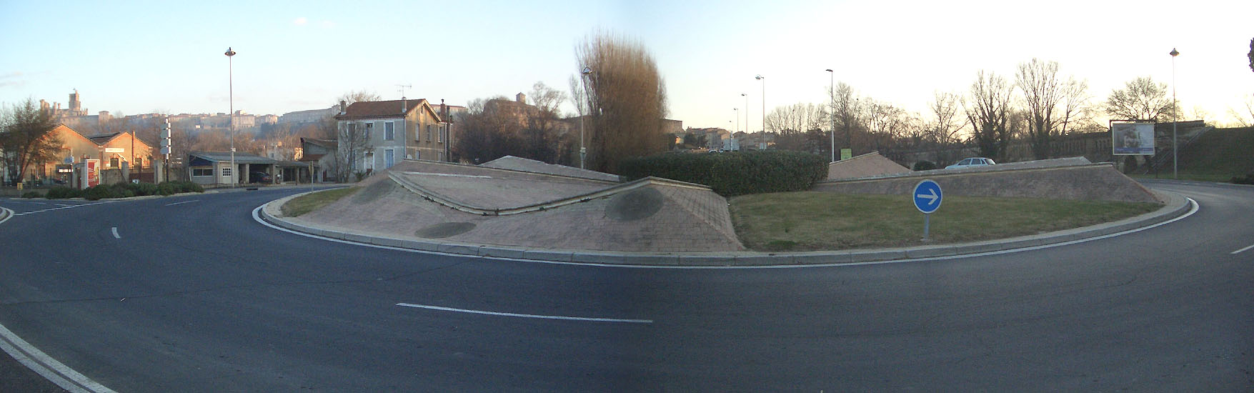 Rond-Point Occitanie Art Béziers Skate Spot 3/5