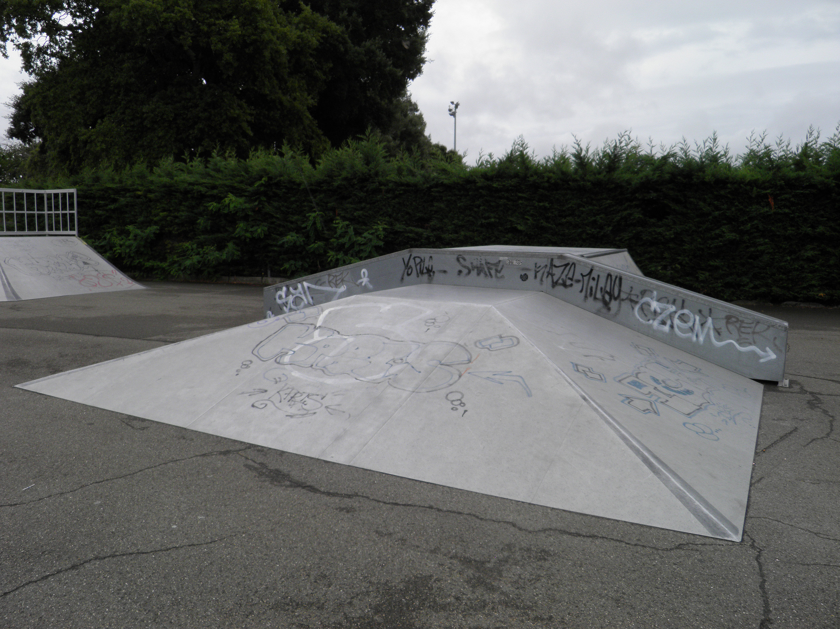 Stade Triscos Skatepark Biscarrosse Skate Spot 2/5