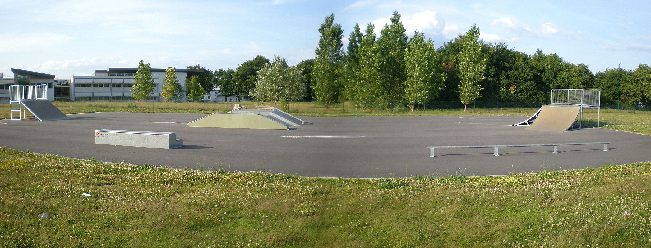 Lycée Alcide Skatepark Bouaye Skate Spot 2/5