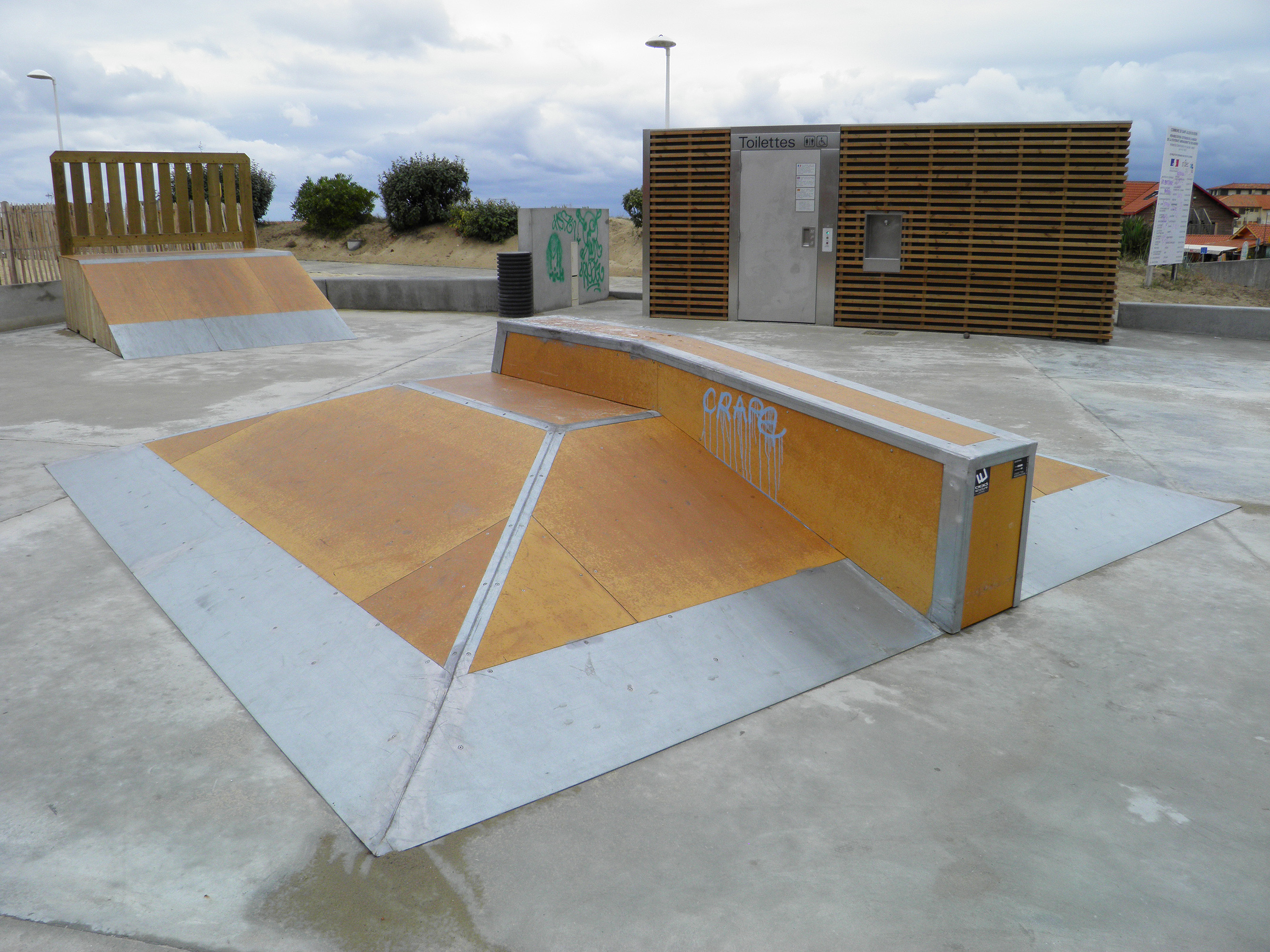 La Place Skatepark Saint Julien en Born Skate Spot 3/5