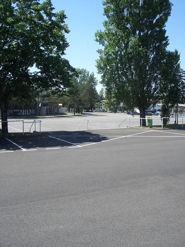 Les Arènes Spot Street Hagetmau Skate Spot 3/5