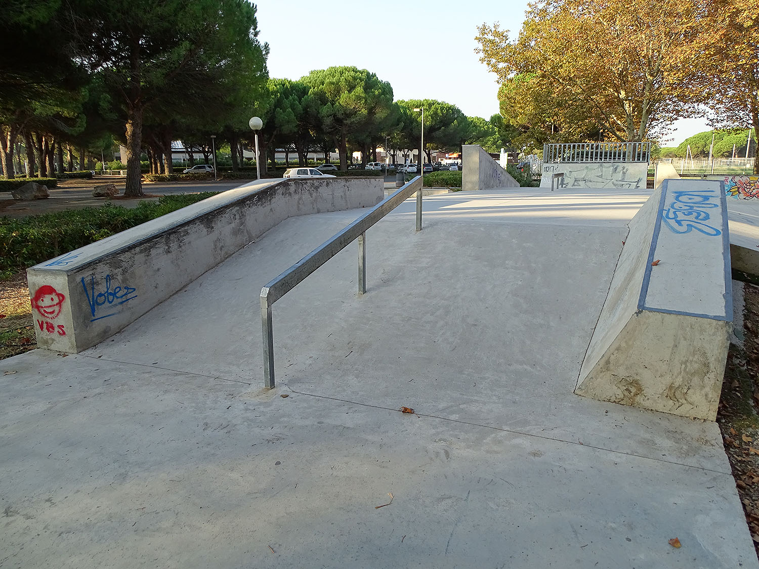 Parc des Sports Skatepark La Grande Motte Skate Spot 3/5