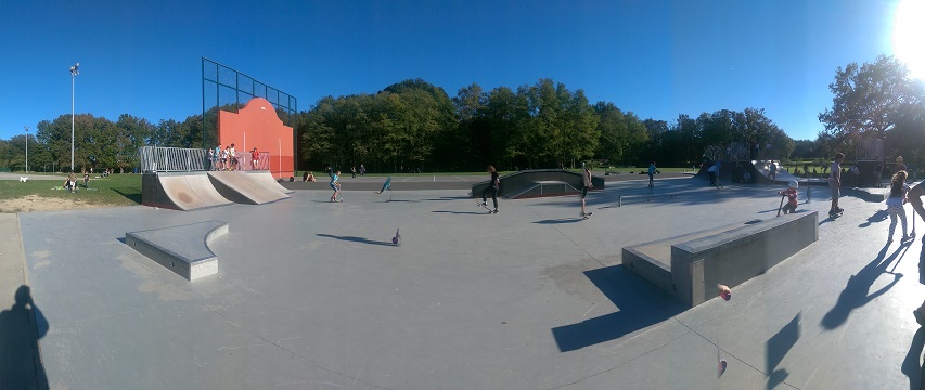 Plaines des Sports Skatepark Lons Skate Spot 3/5