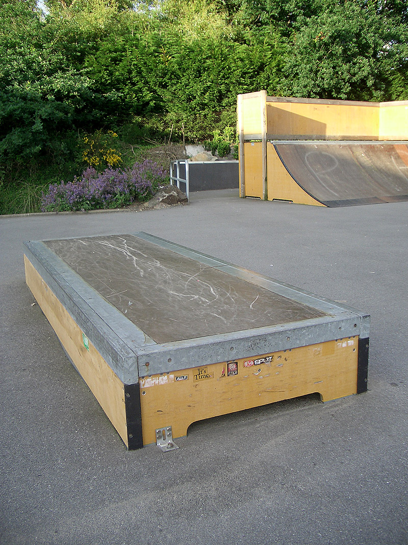 Palais des Congrès Skatepark Le Loroux Bottereau Skate Spot 3/5