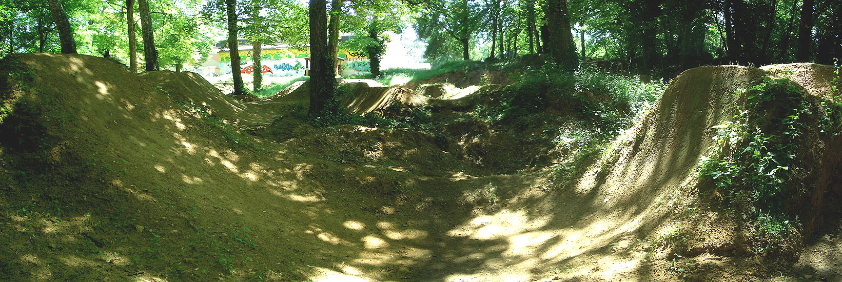 Nahuques Dirt Dirt Mont de Marsan Skate Spot 5/5
