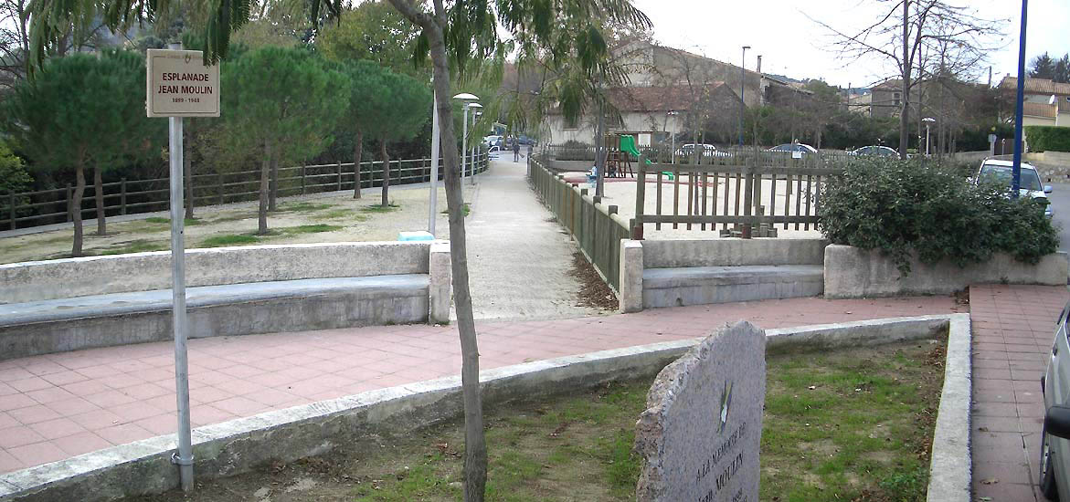 Esplanade Spot Street Montarnaud Skate Spot 1/5