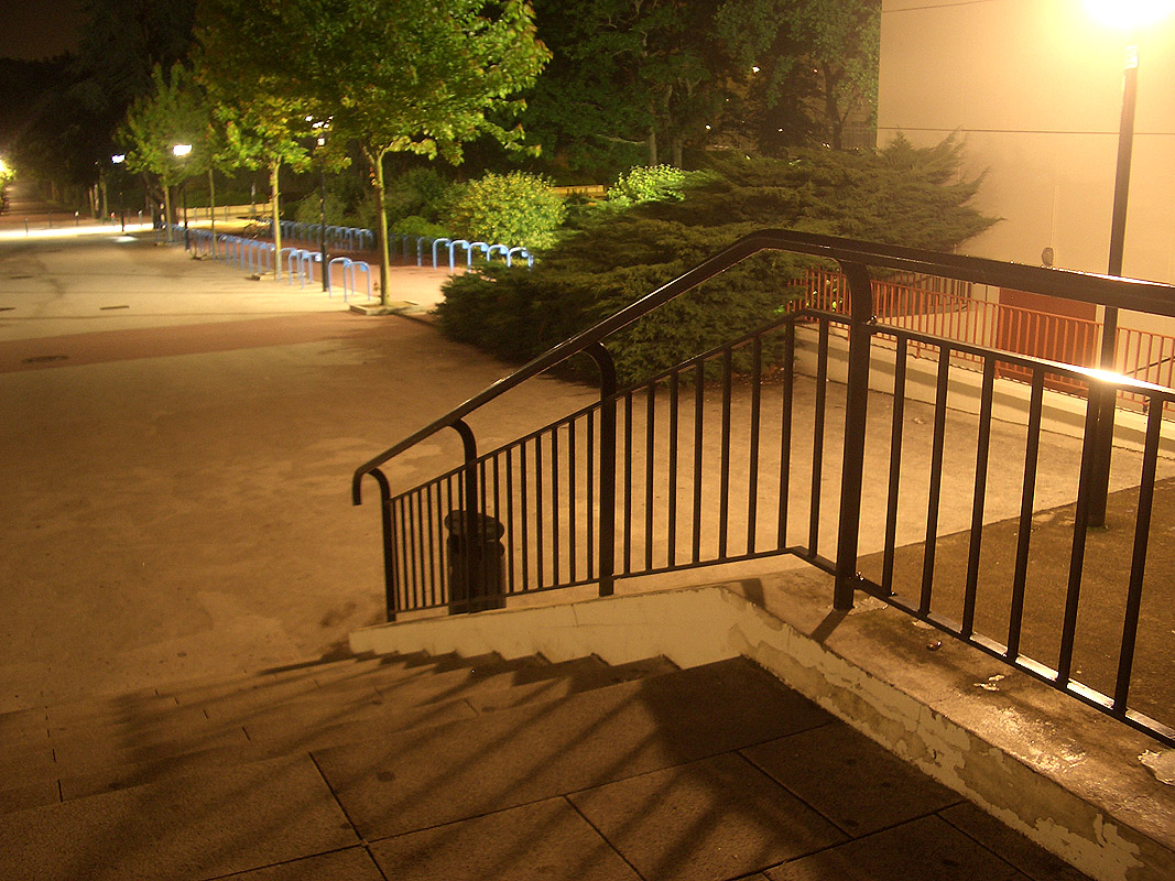Fac de Lettres Spot Street Nantes Skate Spot 3/5
