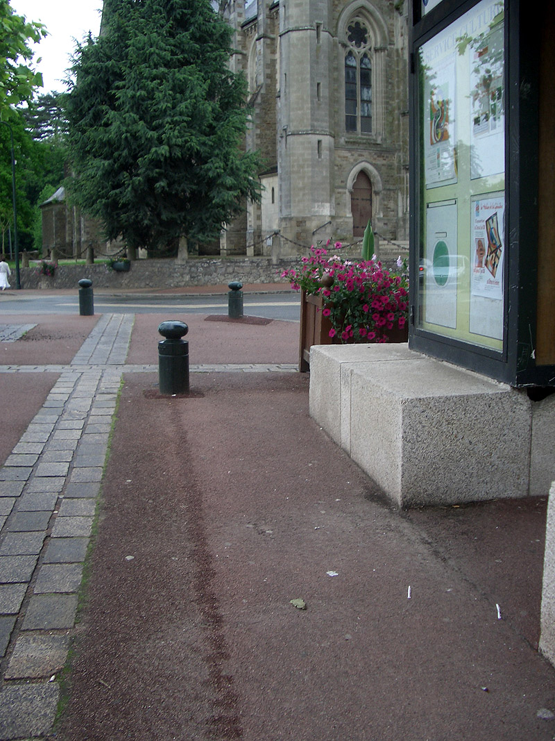 L' Église Spot Street Orvault Skate Spot 2/5