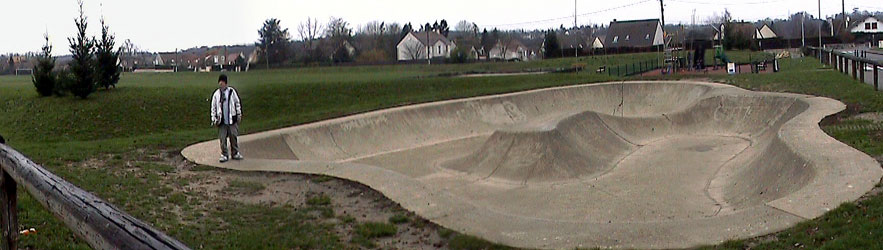 Cendrières Bowl Limours Skate Spot 2/5