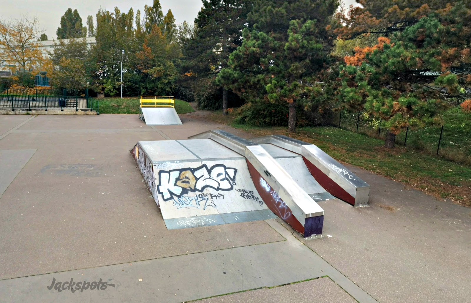 Collège Closeaux Skatepark Rungis Skate Spot 2/5