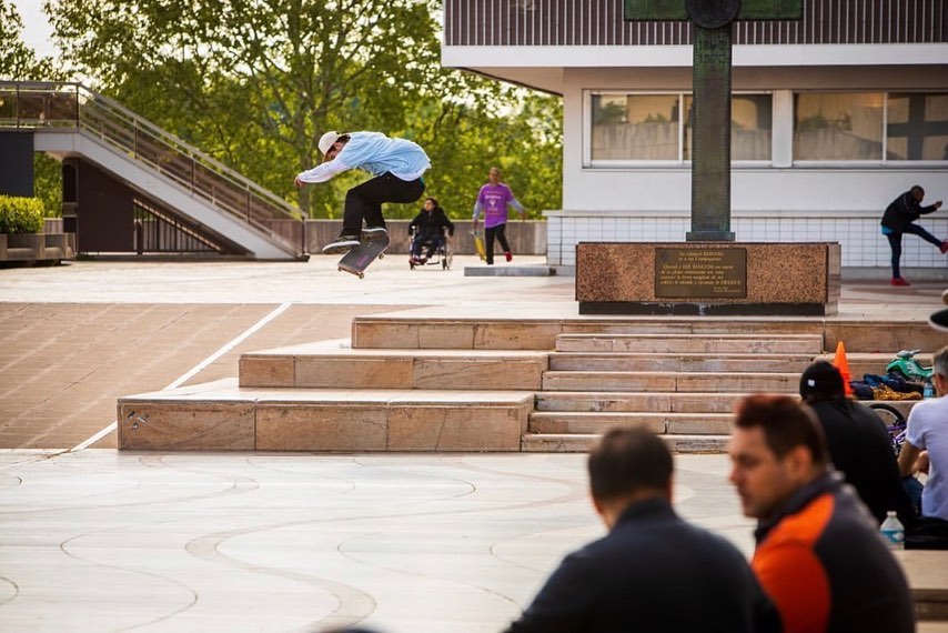 Hôtel de Ville Plaza Créteil Skate Spot 5/5