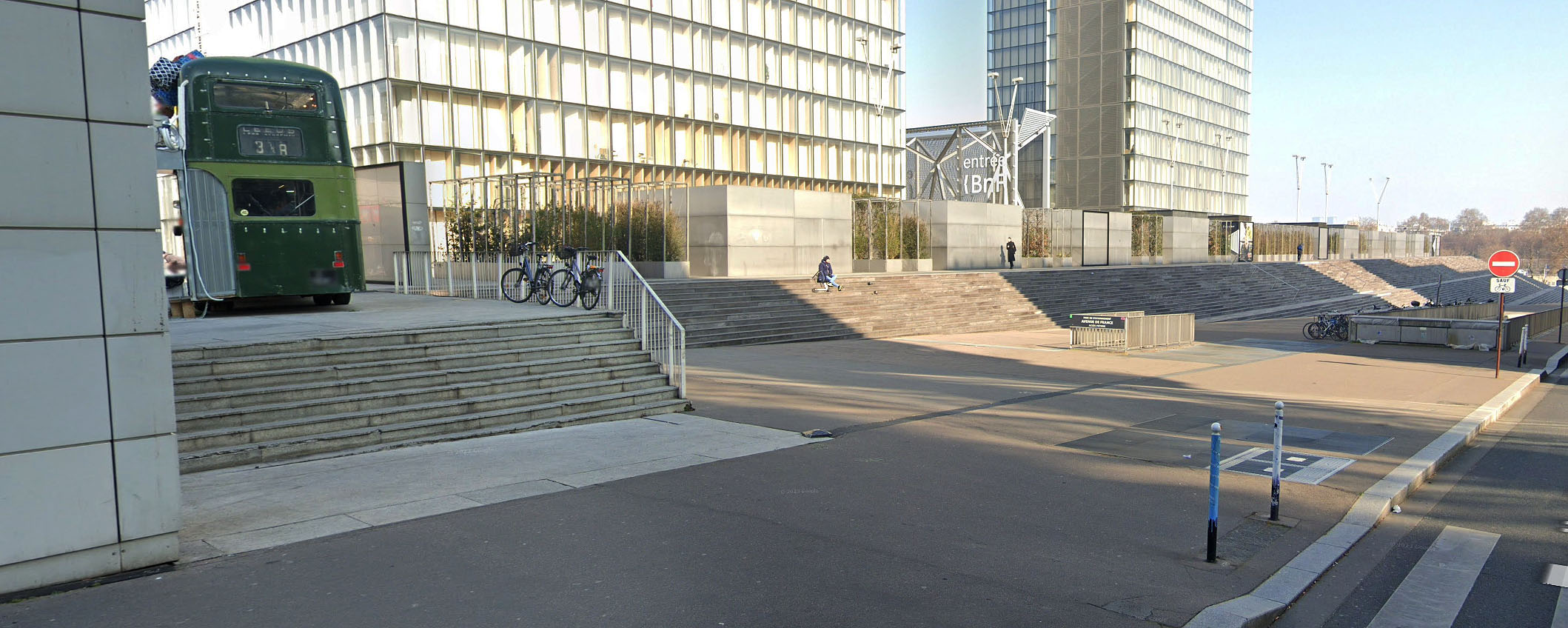 Mk2 Bibliothèque Spot Street Paris Skate Spot 3/5