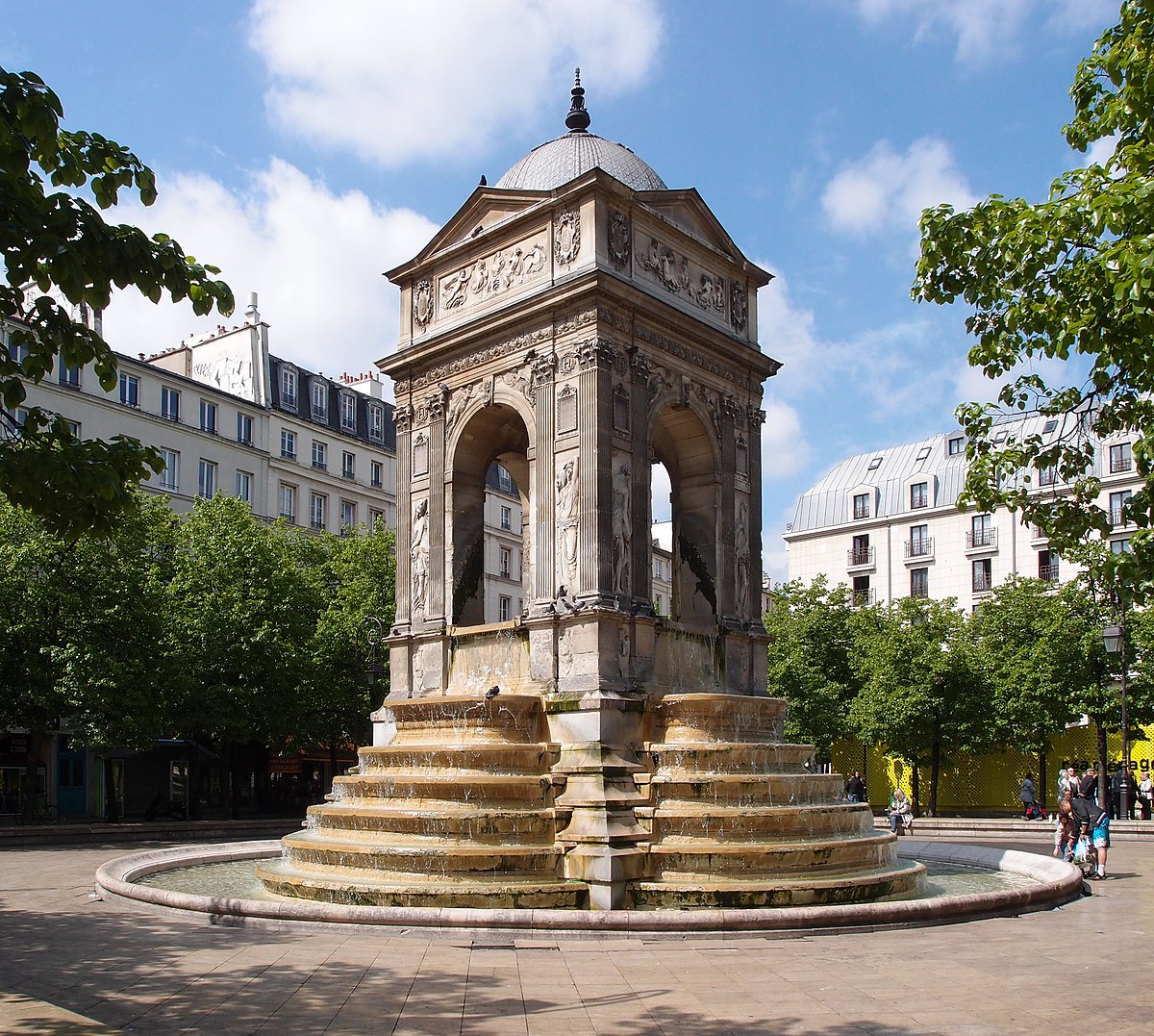 Châtelet Fontaine Art Paris Skate Spot 4/5