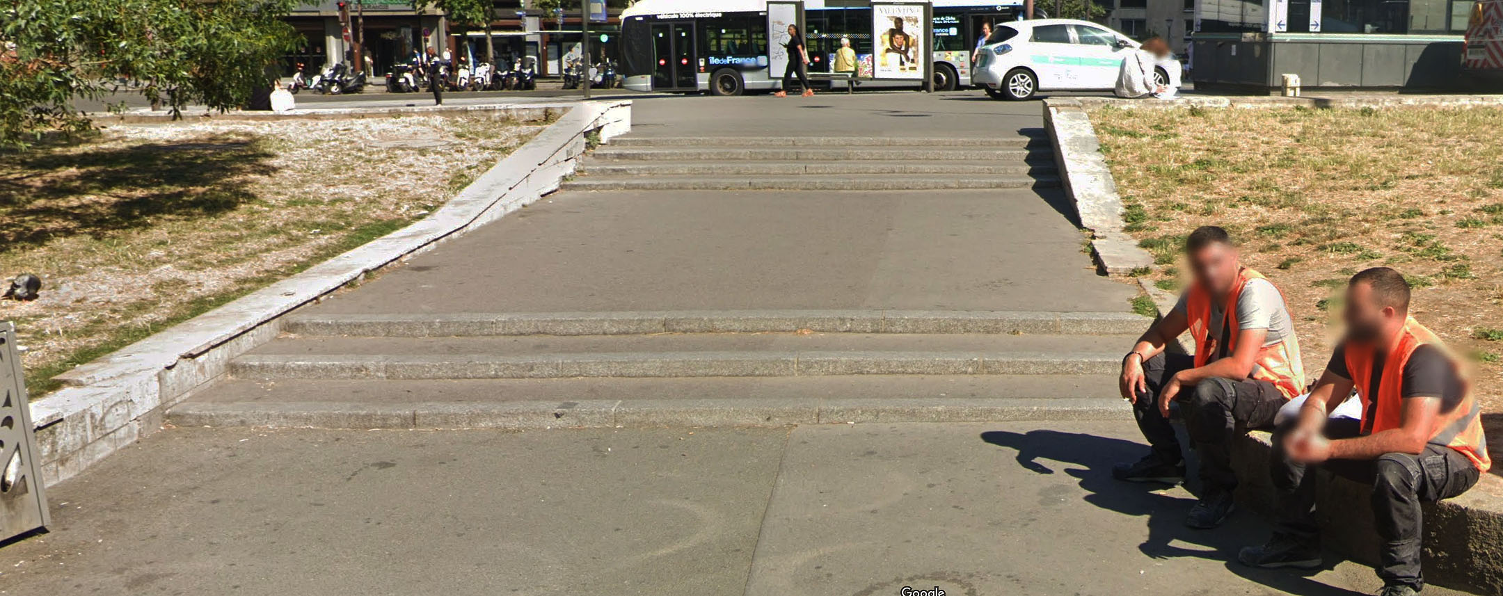 Montparnasse Gare Spot Street Paris Skate Spot 3/5