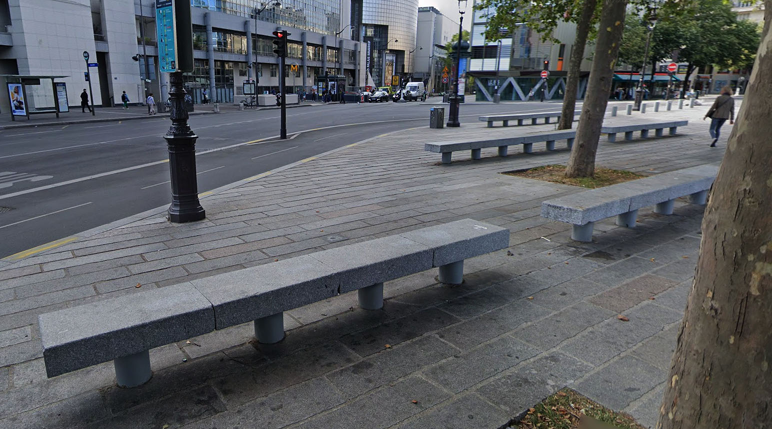 Bastille Plaza Paris Skate Spot 5/5