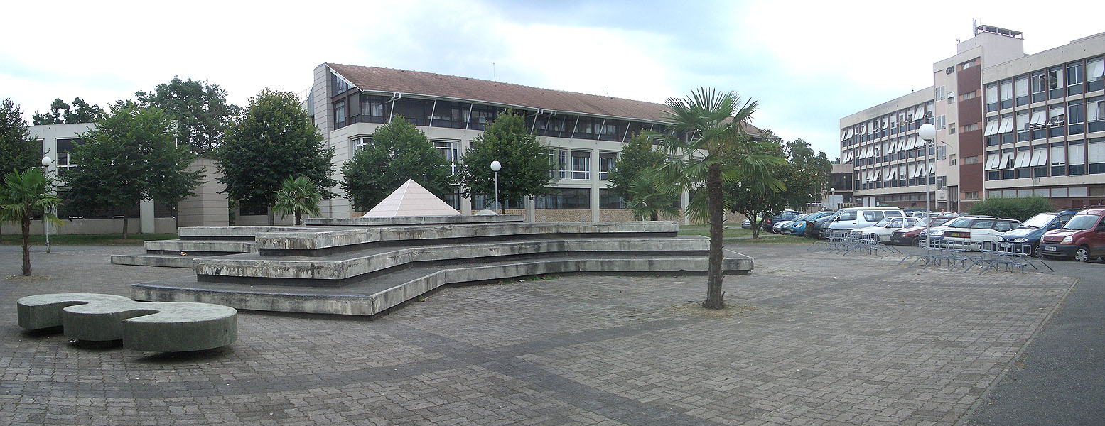 Fac Spot Street Pau Skate Spot 3/5