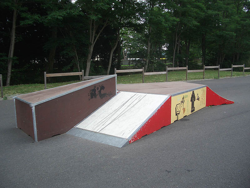 Pouillon Skatepark Pouillon Skate Spot 2/5