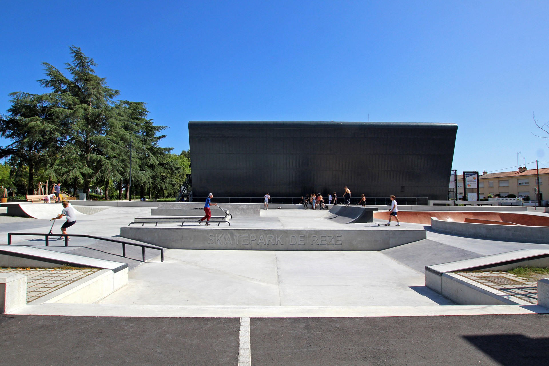 Médiathèque Diderot Skatepark Rezé Skate Spot 5/5