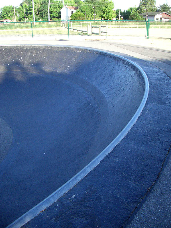 Le Fronton Skatepark Rion des Landes Skate Spot 2/5
