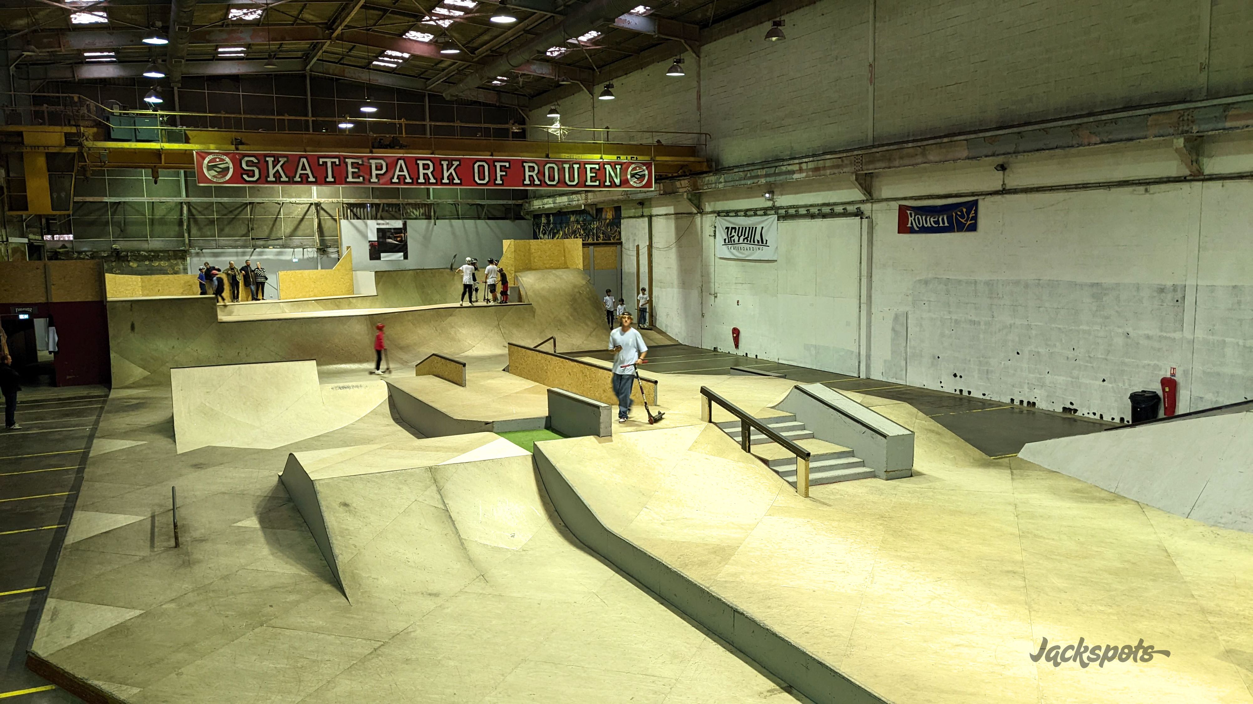 Skatepark of Rouen Indoor Rouen Skate Spot 5/5