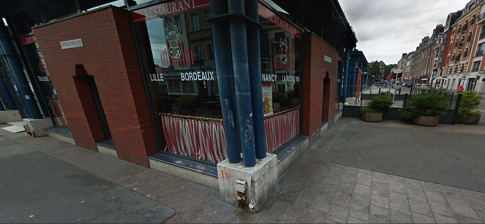 Place St Marc Spot Street Rouen Skate Spot 1/5