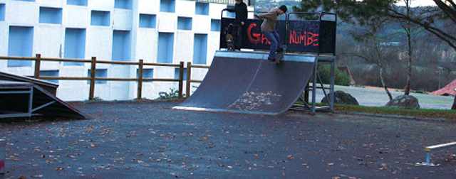 Parc de Mosqueros Skatepark Salies de Béarn Skate Spot 2/5