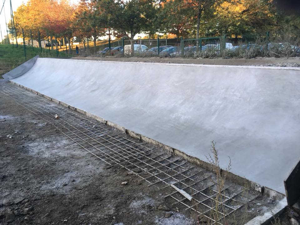 Stade Ménélec Skatepark Savenay Skate Spot 2/5