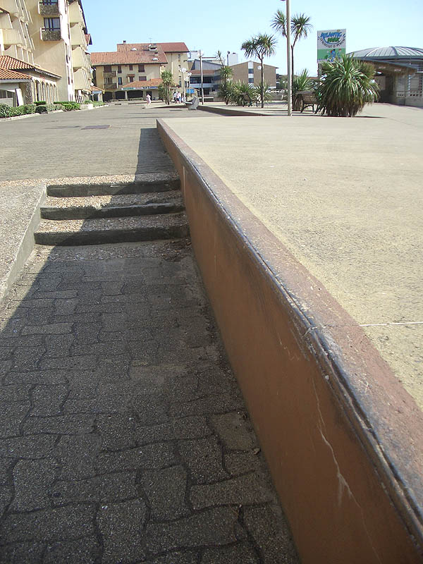 Atlantic Park Plaza Seignosse Skate Spot 4/5
