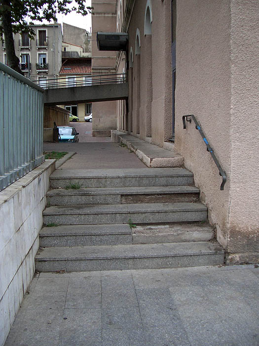 Médiathèque Mitterrand Plaza Sète Skate Spot 4/5