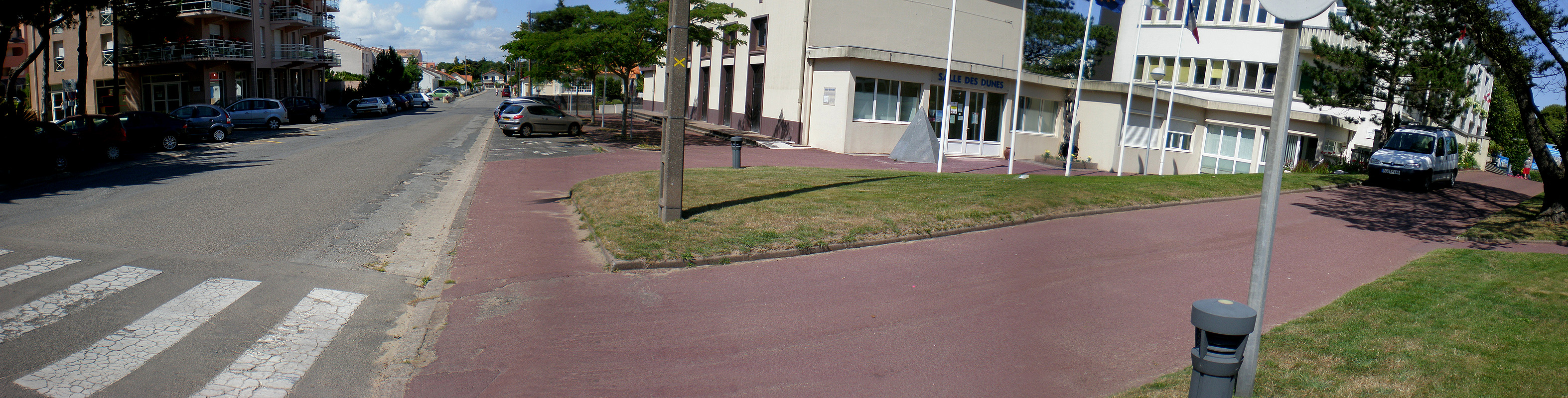 Hôtel de Ville Spot Street Saint Brevin les Pins Skate Spot 2/5