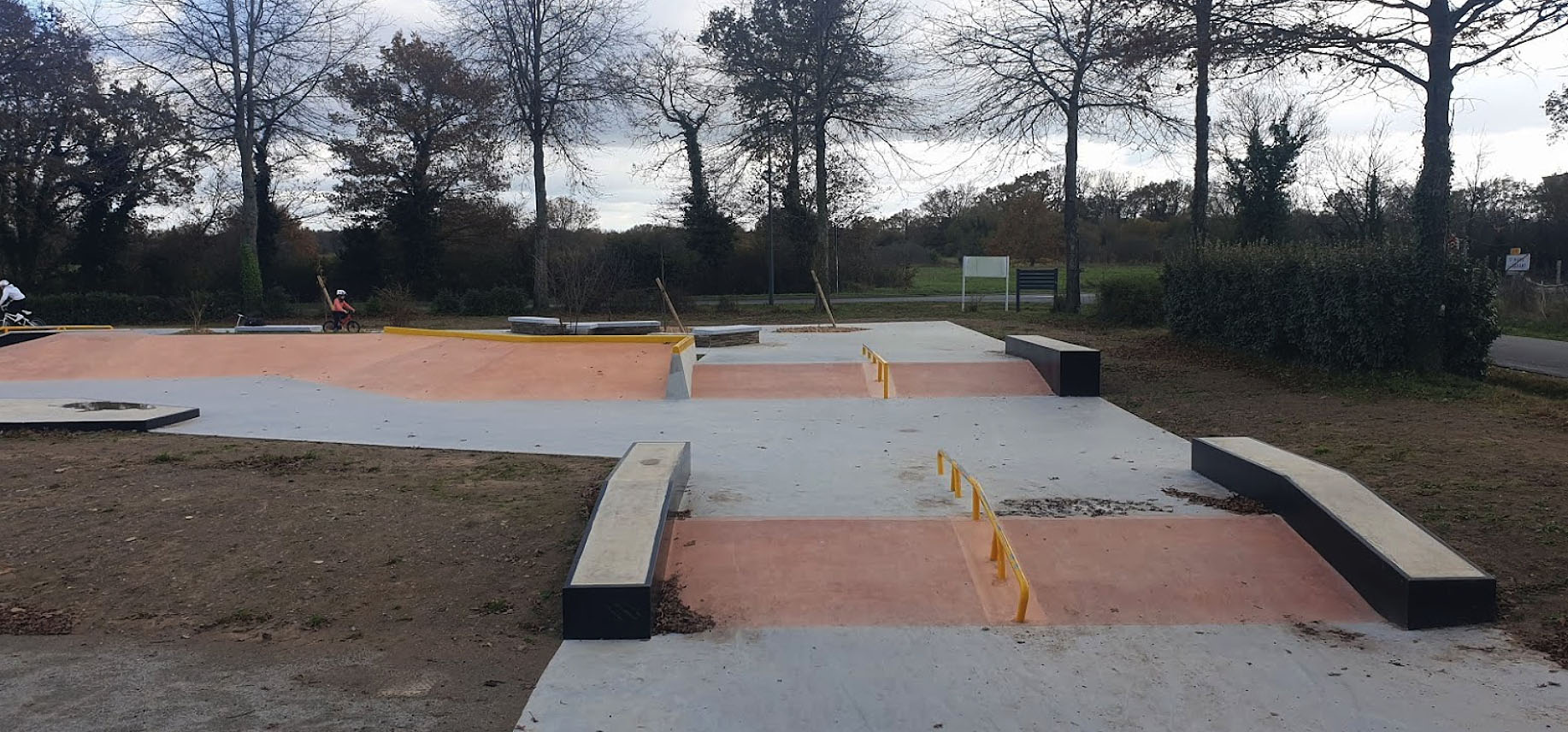 Étang de la Verdière Skatepark Saint Mars du Désert Skate Spot 3/5