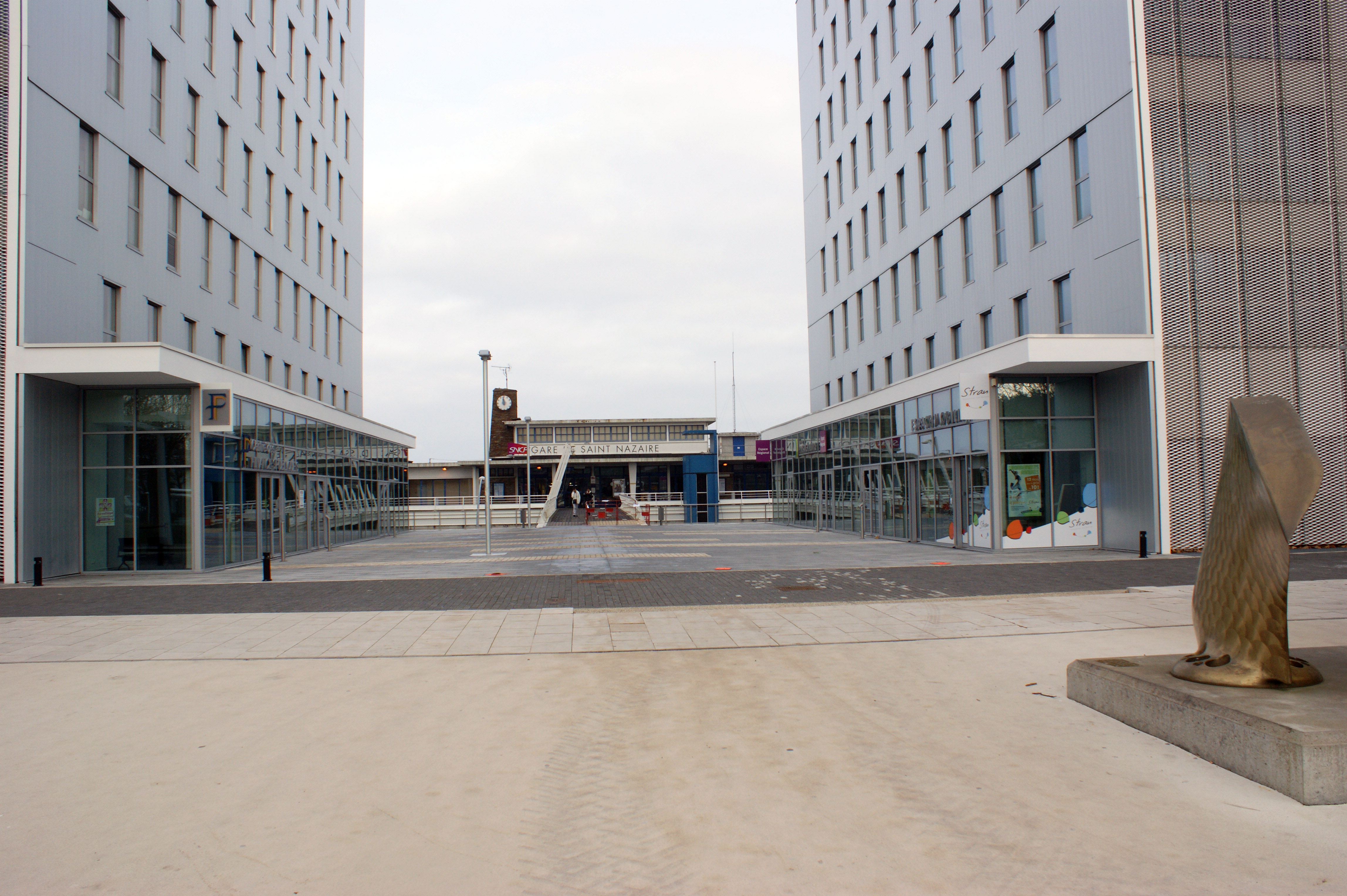 Gare Place Semard Spot Street Saint Nazaire Skate Spot 3/5