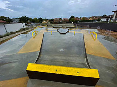 St Pierre du Mont Skatepark Saint Pierre du Mont Skate Spot 4/5
