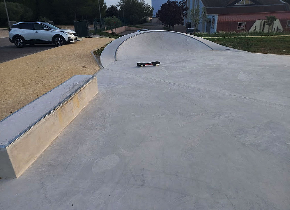 Camp de Liouse Skatepark Teyran Skate Spot 3/5
