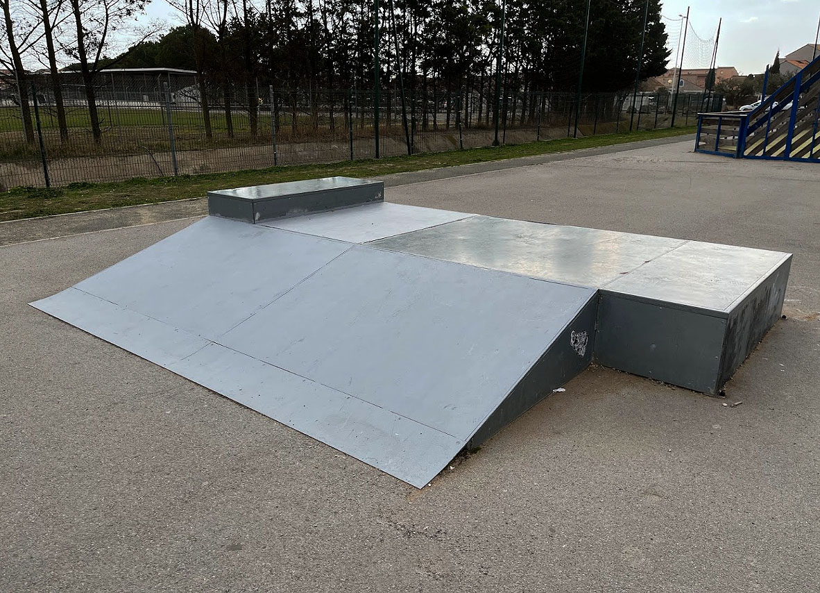 Stade Vaquerin Skatepark Valras Plage Skate Spot 2/5